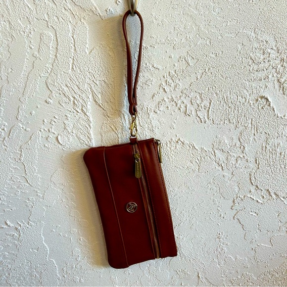 Adrienne Vittadini Wristlet - Picture 1 of 4